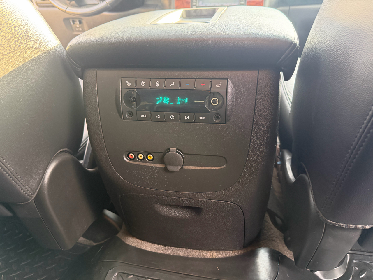 Chevrolet Suburban 2500 LT 4D SUV 4WD 2009