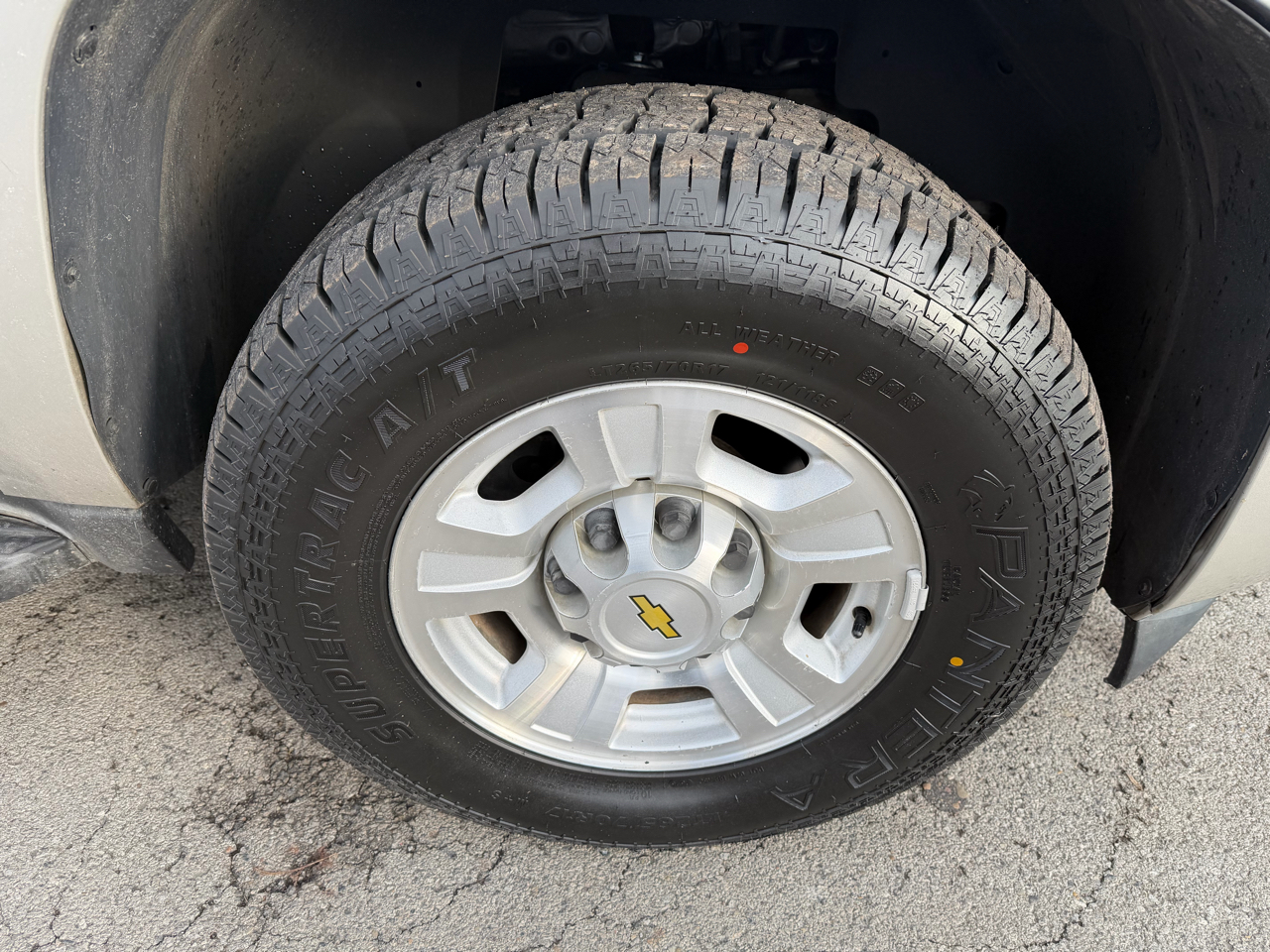 Chevrolet Suburban 2500 LT 4D SUV 4WD 2009