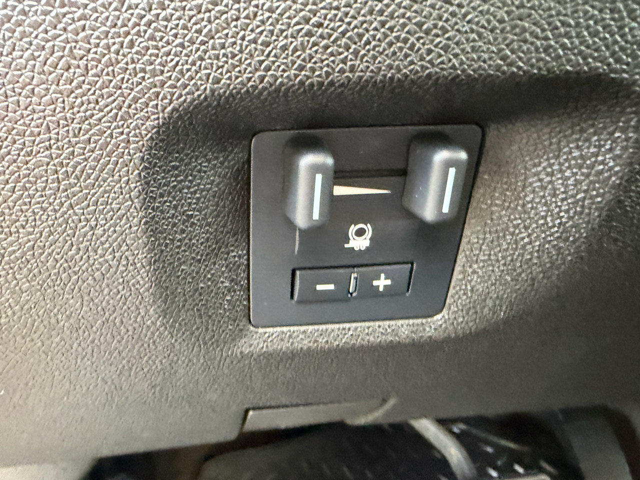 Chevrolet Suburban 2500 LT 4D SUV 4WD 2009