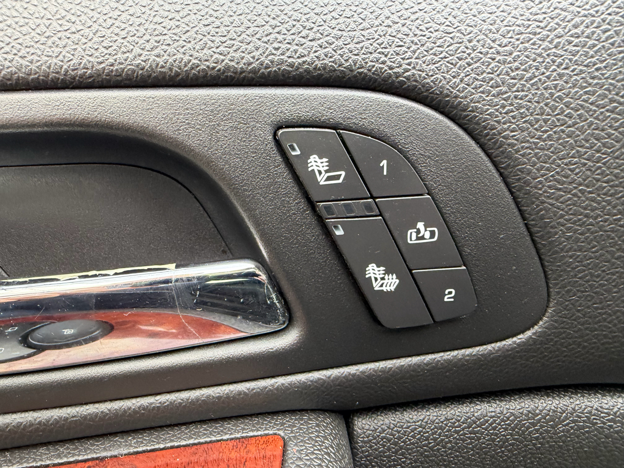 Chevrolet Suburban 2500 LT 4D SUV 4WD 2009