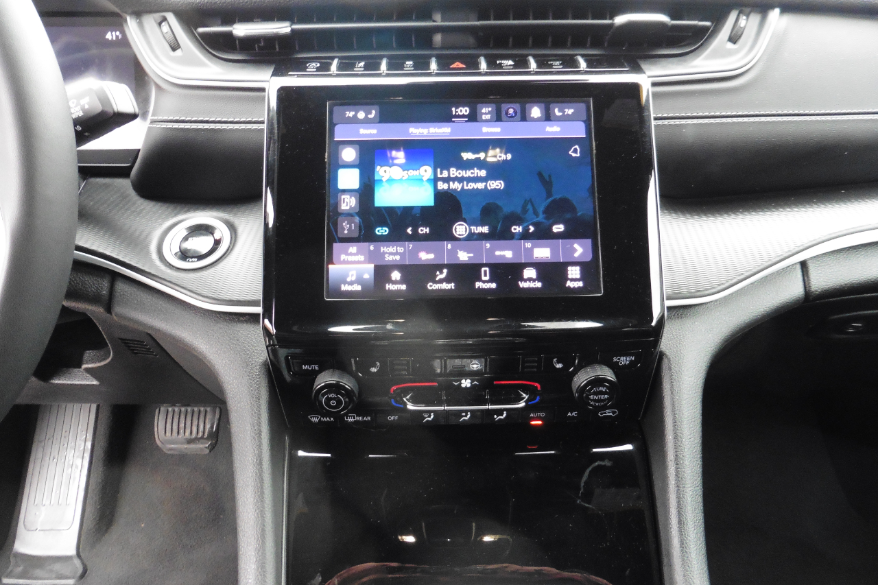 Jeep Grand Cherokee L Laredo 4D SUV 4WD 2024