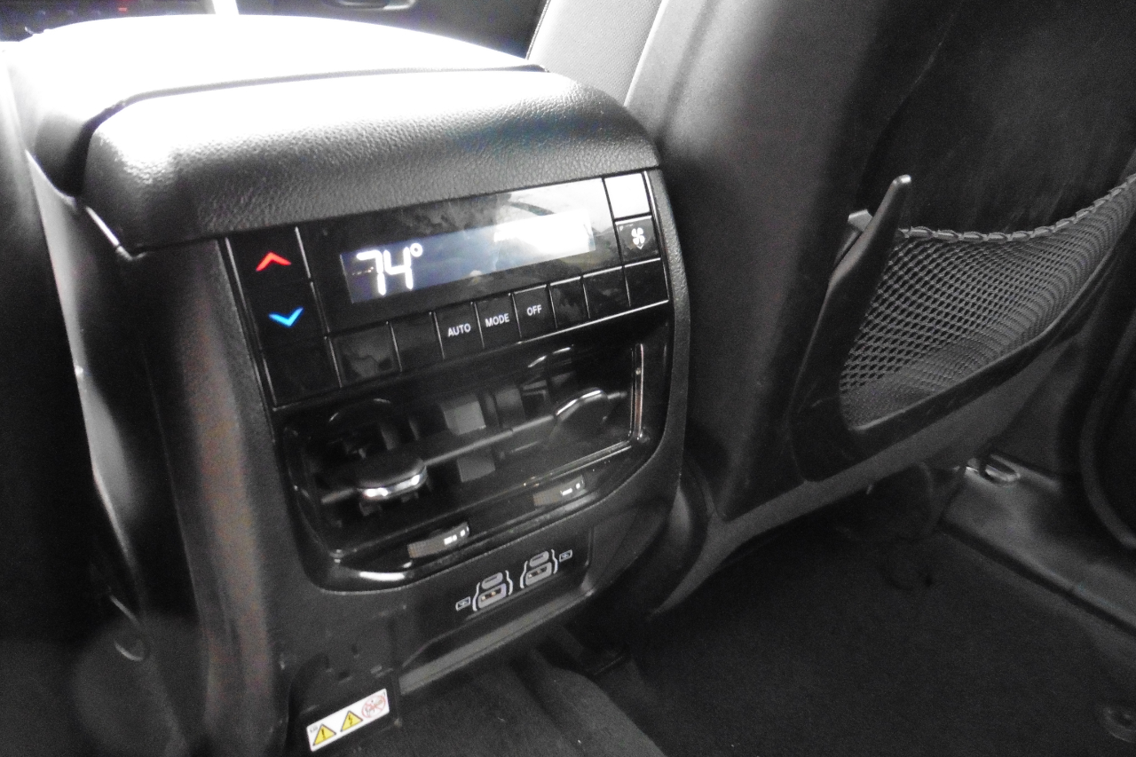 Jeep Grand Cherokee L Laredo 4D SUV 4WD 2024