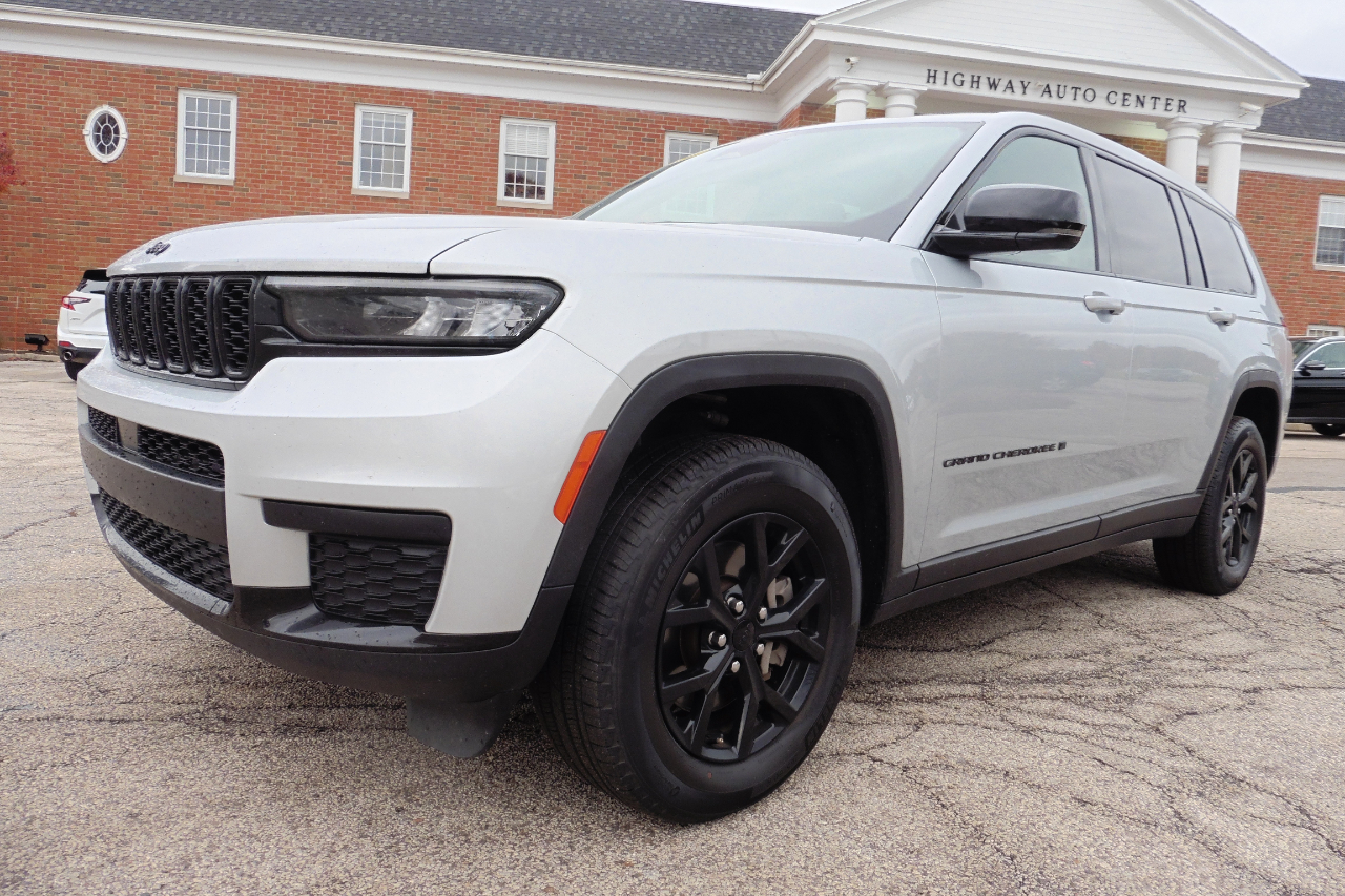 Jeep Grand Cherokee L Laredo 4D SUV 4WD 2024