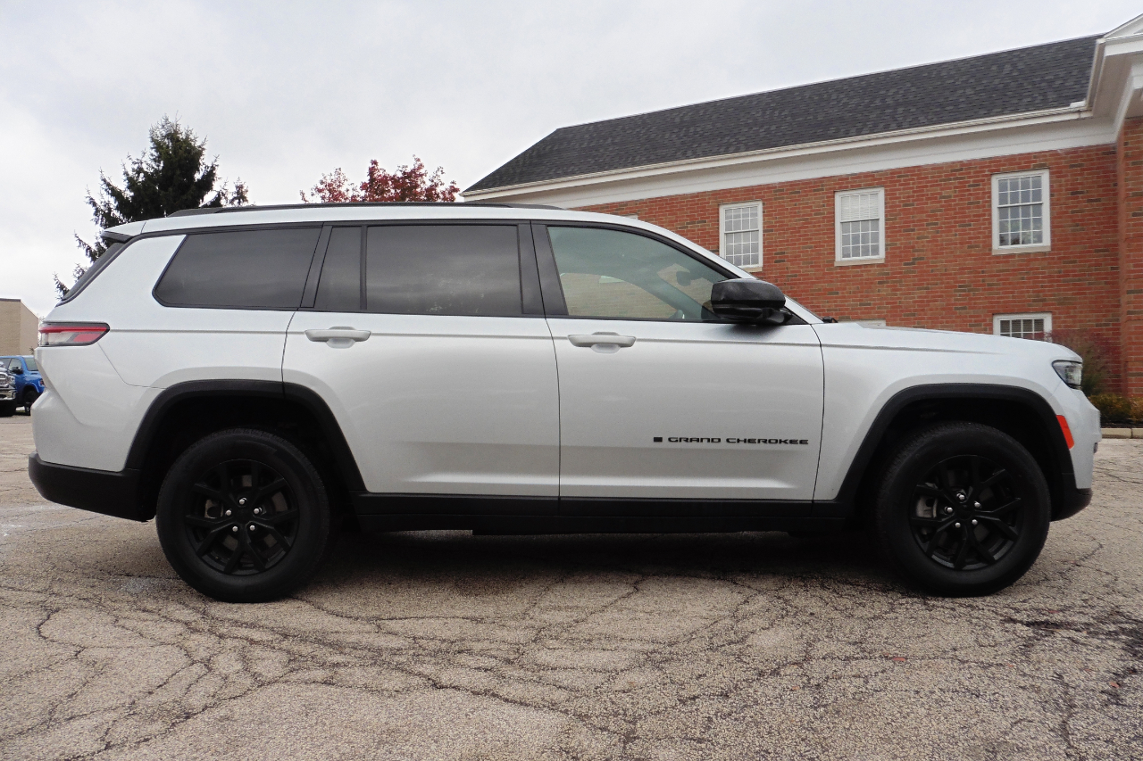 Jeep Grand Cherokee L Laredo 4D SUV 4WD 2024