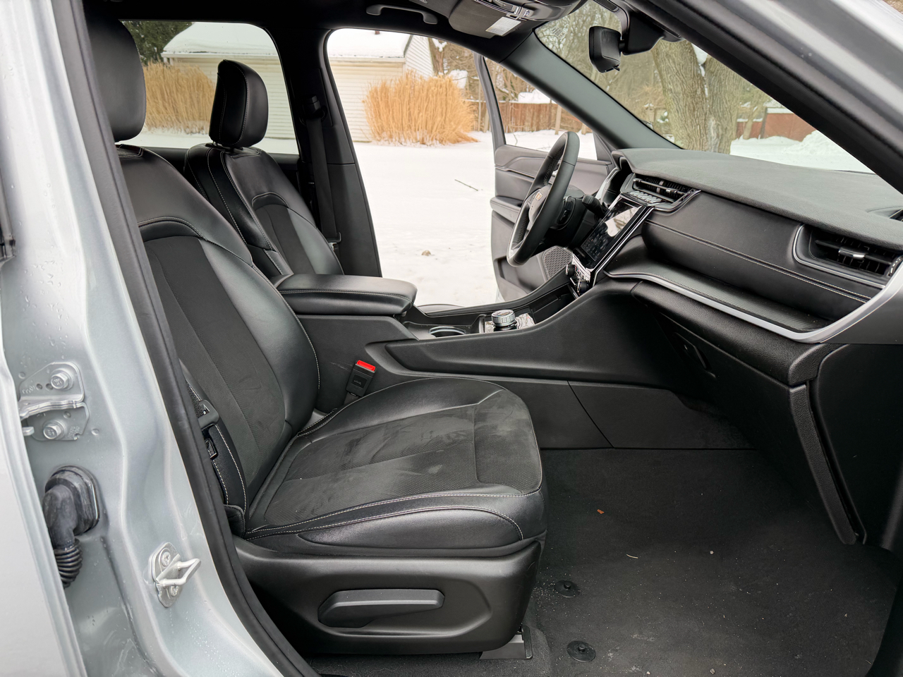 Jeep Grand Cherokee L Laredo 4D SUV 4WD 2024