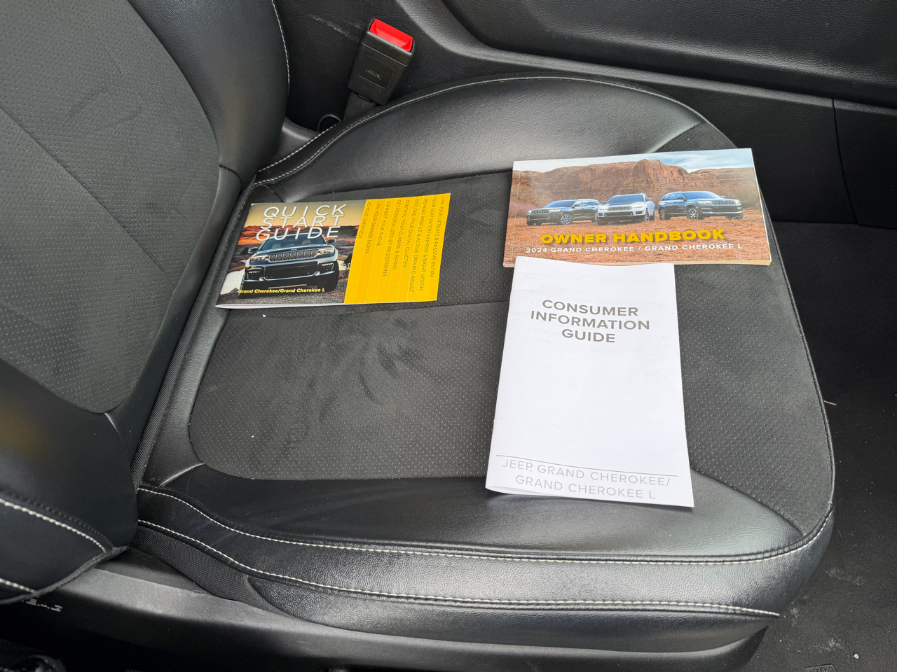 Jeep Grand Cherokee L Laredo 4D SUV 4WD 2024