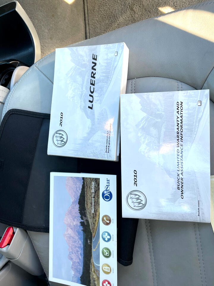 Buick Lucerne  2010