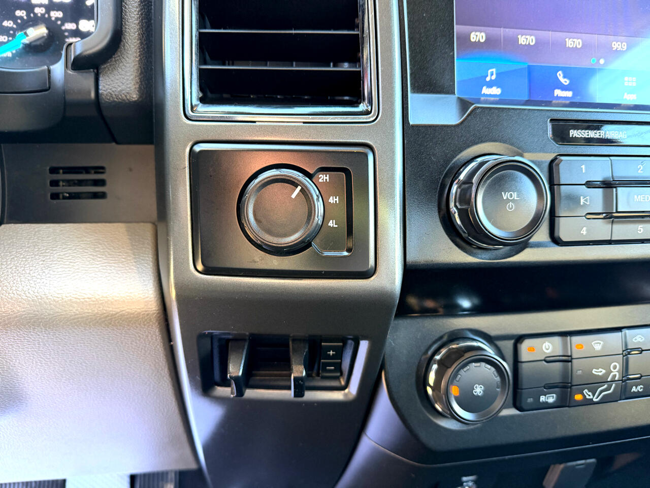 Ford Super Duty F-350 SRW 4WD Crew Cab 172" XLT 2022