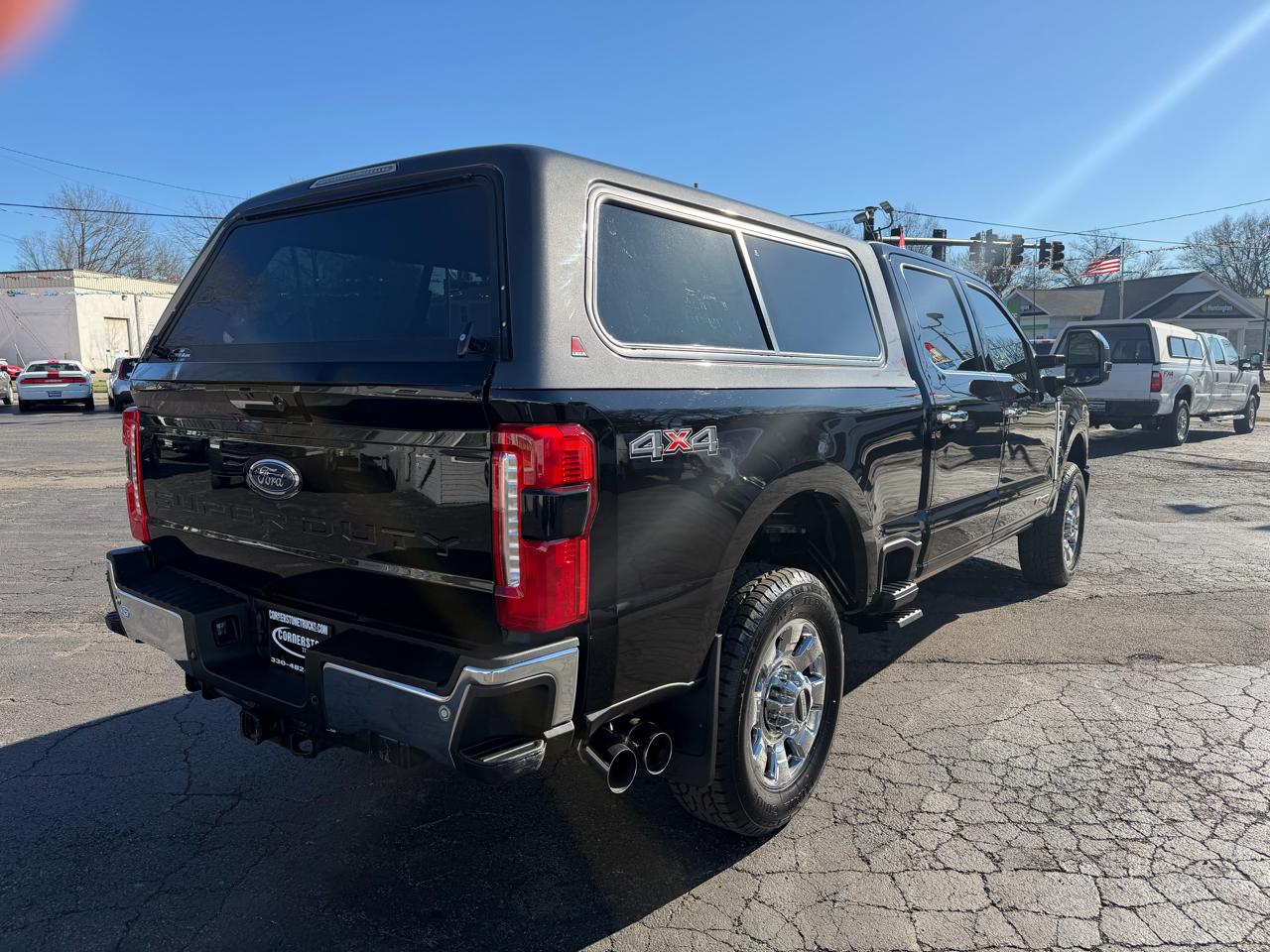 Ford F-350 SD Lariat Crew Cab Short Bed 4WD 2023