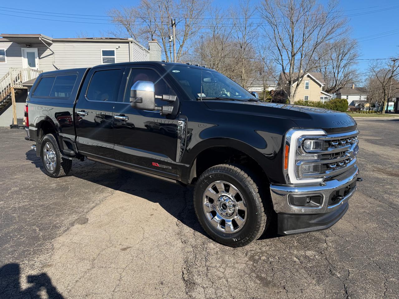 Ford F-350 SD Lariat Crew Cab Short Bed 4WD 2023