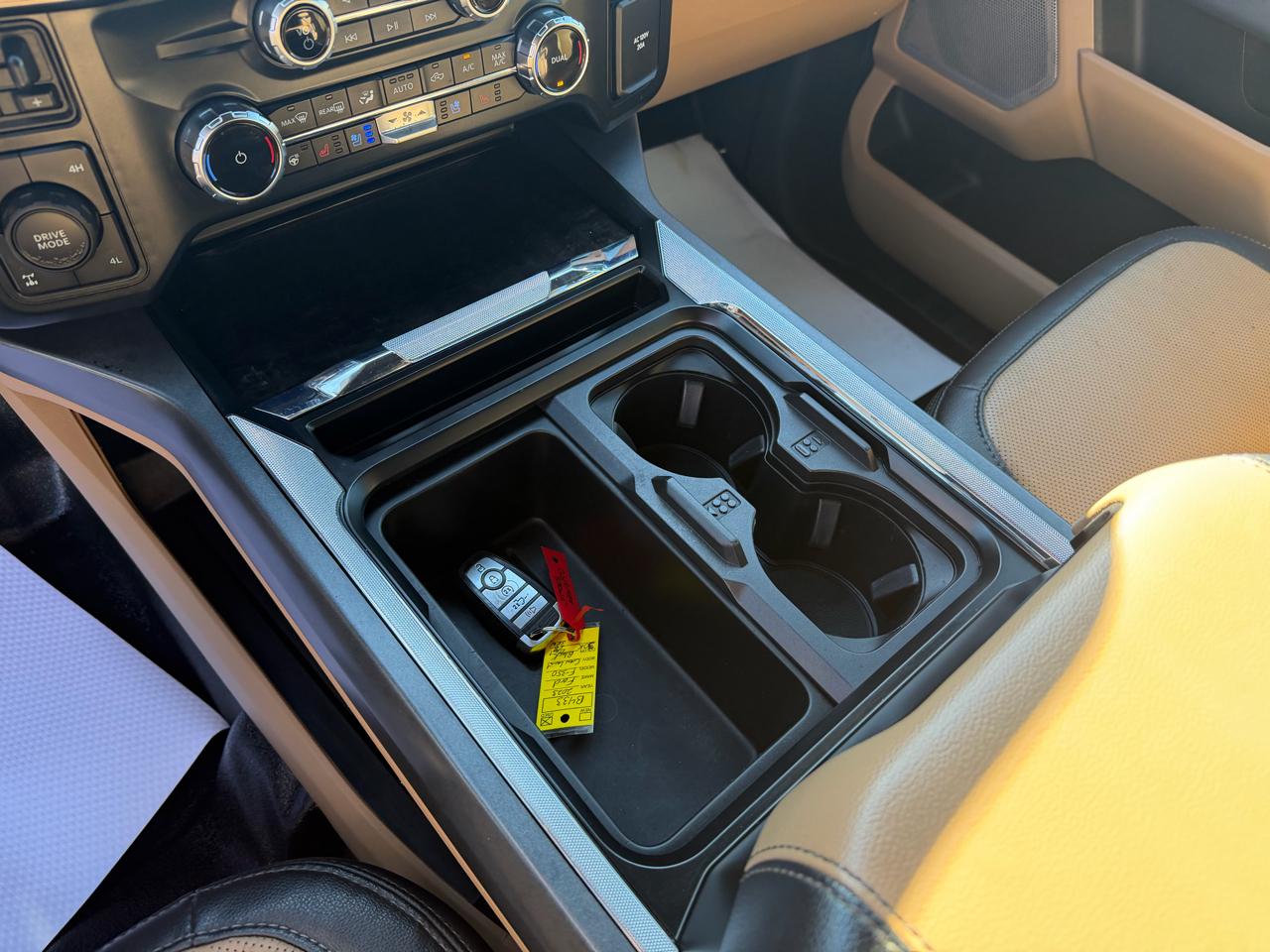 Ford F-350 SD Lariat Crew Cab Short Bed 4WD 2023