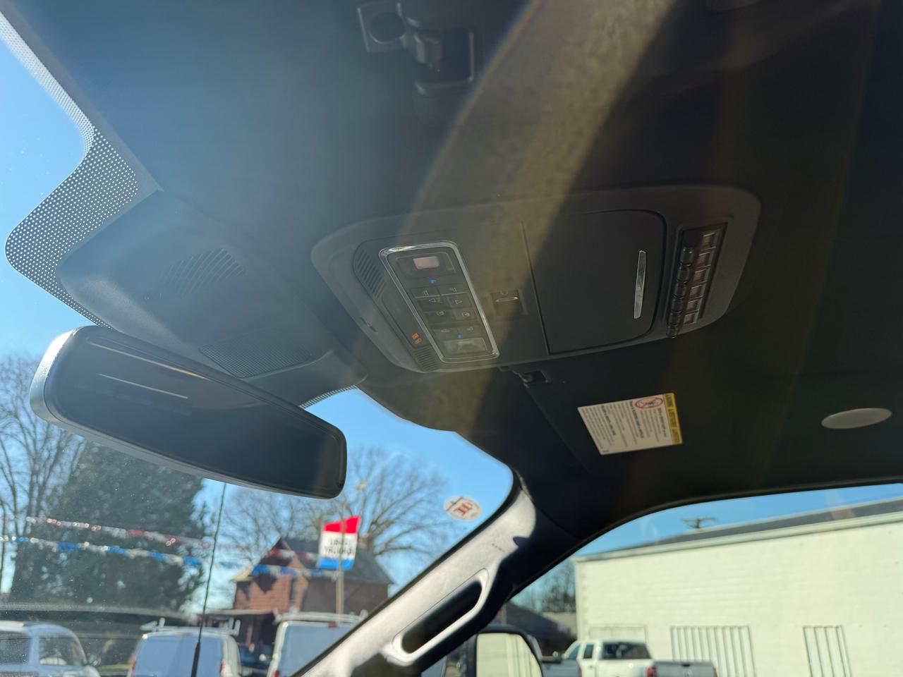 Ford F-350 SD Lariat Crew Cab Short Bed 4WD 2023