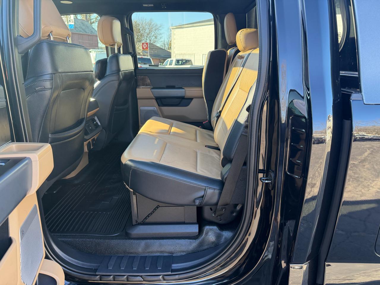 Ford F-350 SD Lariat Crew Cab Short Bed 4WD 2023