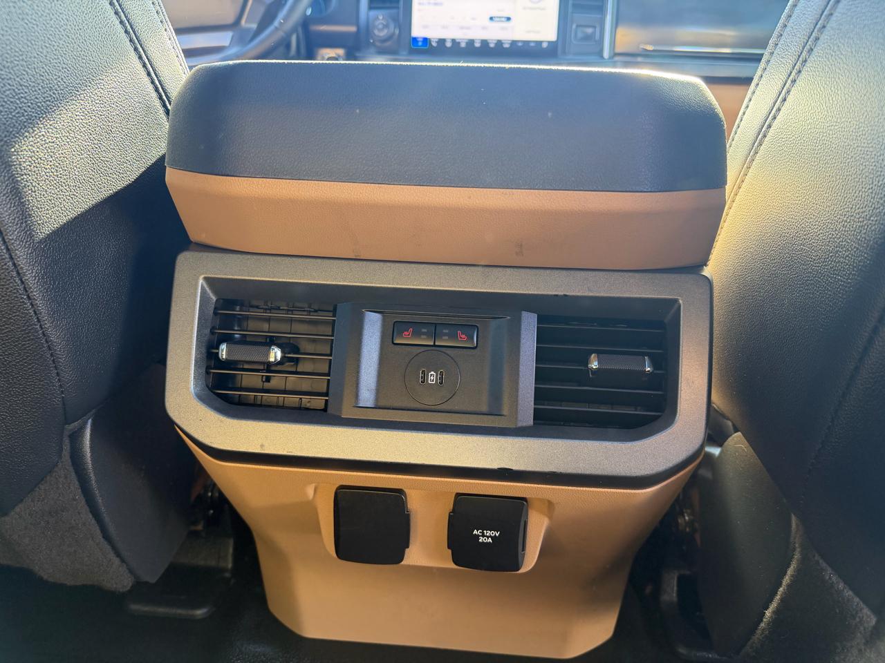 Ford F-350 SD Lariat Crew Cab Short Bed 4WD 2023