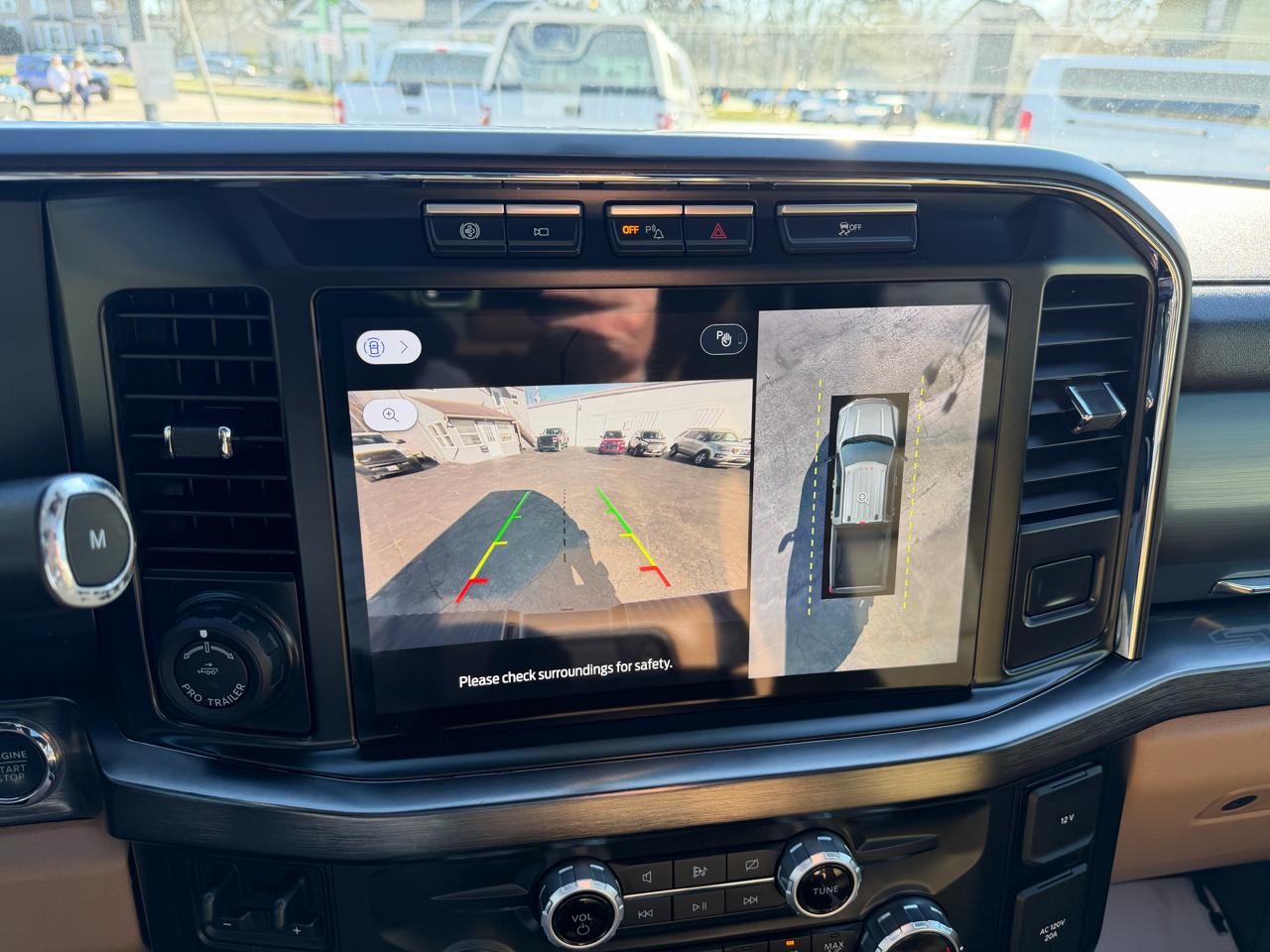 Ford F-350 SD Lariat Crew Cab Short Bed 4WD 2023