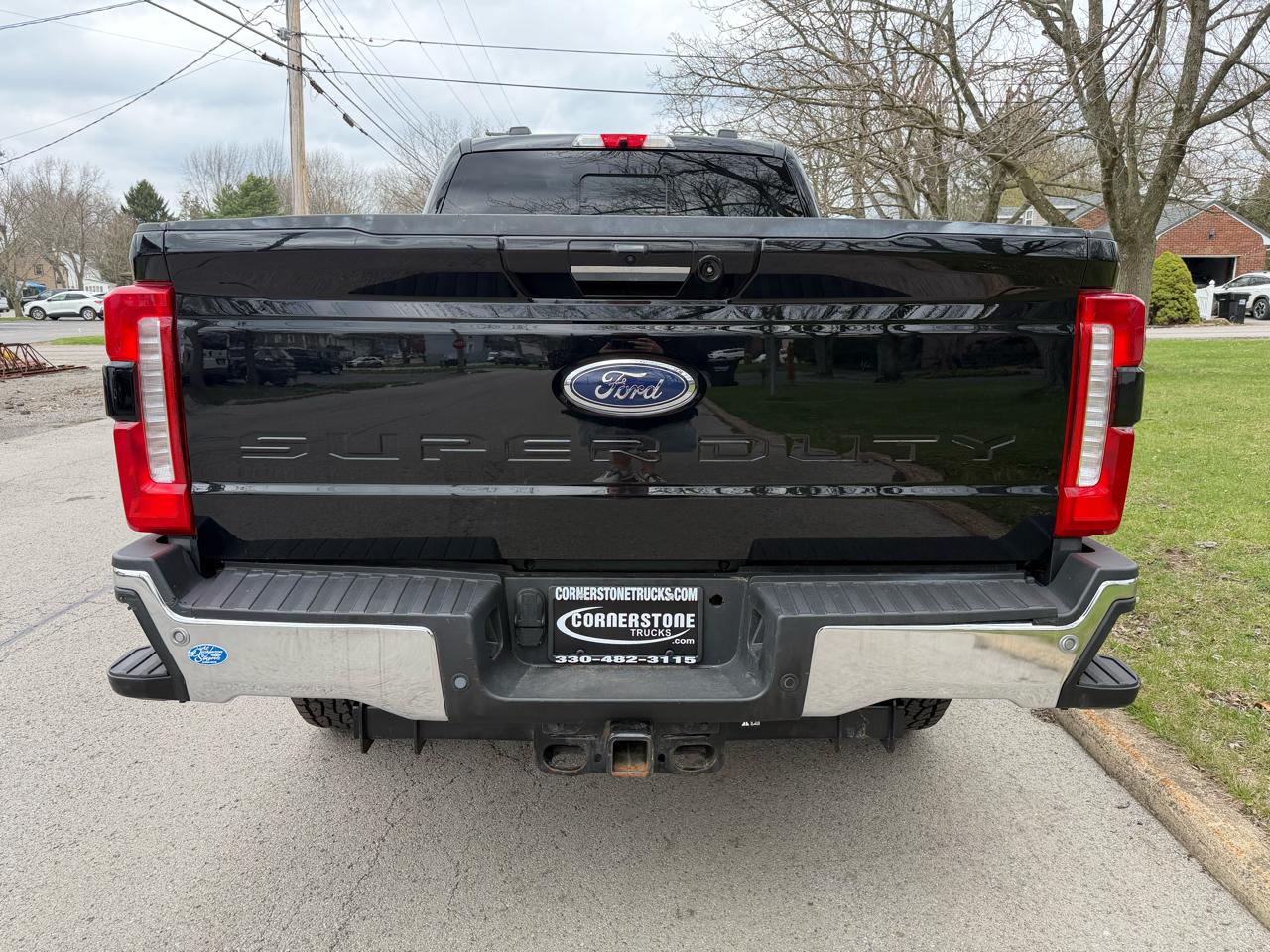 Ford F-350 SD Lariat Crew Cab Short Bed 4WD 2023