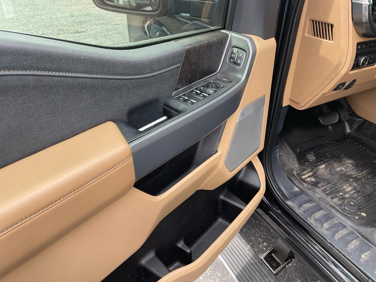 Ford F-350 SD Lariat Crew Cab Short Bed 4WD 2023