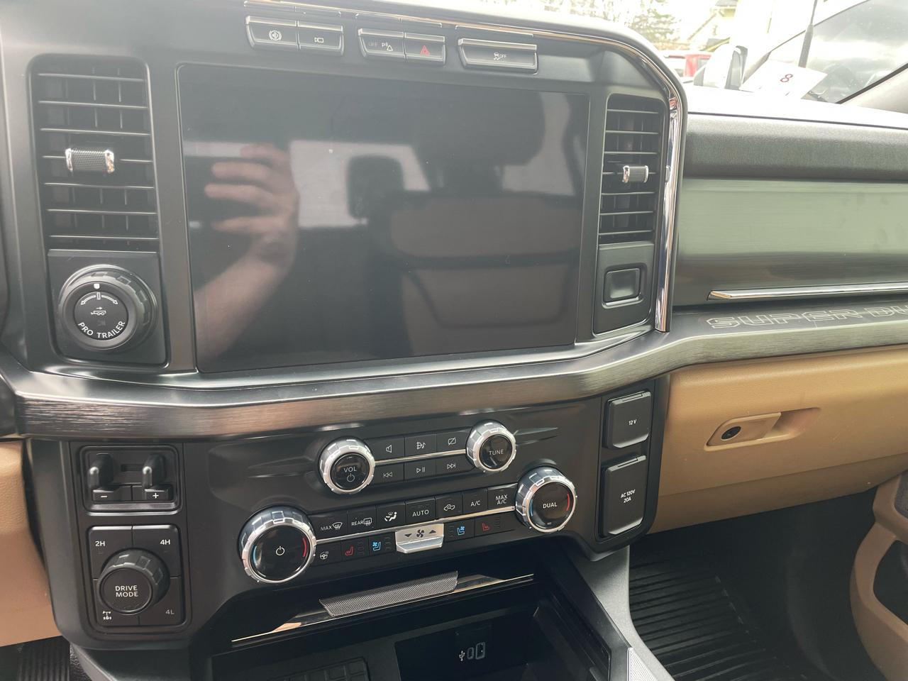 Ford F-350 SD Lariat Crew Cab Short Bed 4WD 2023