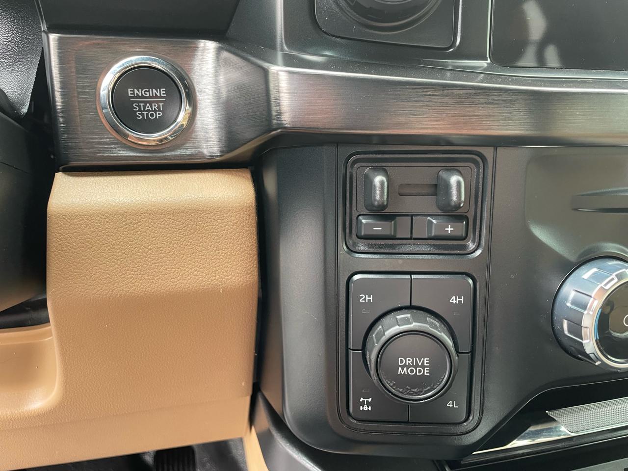 Ford F-350 SD Lariat Crew Cab Short Bed 4WD 2023