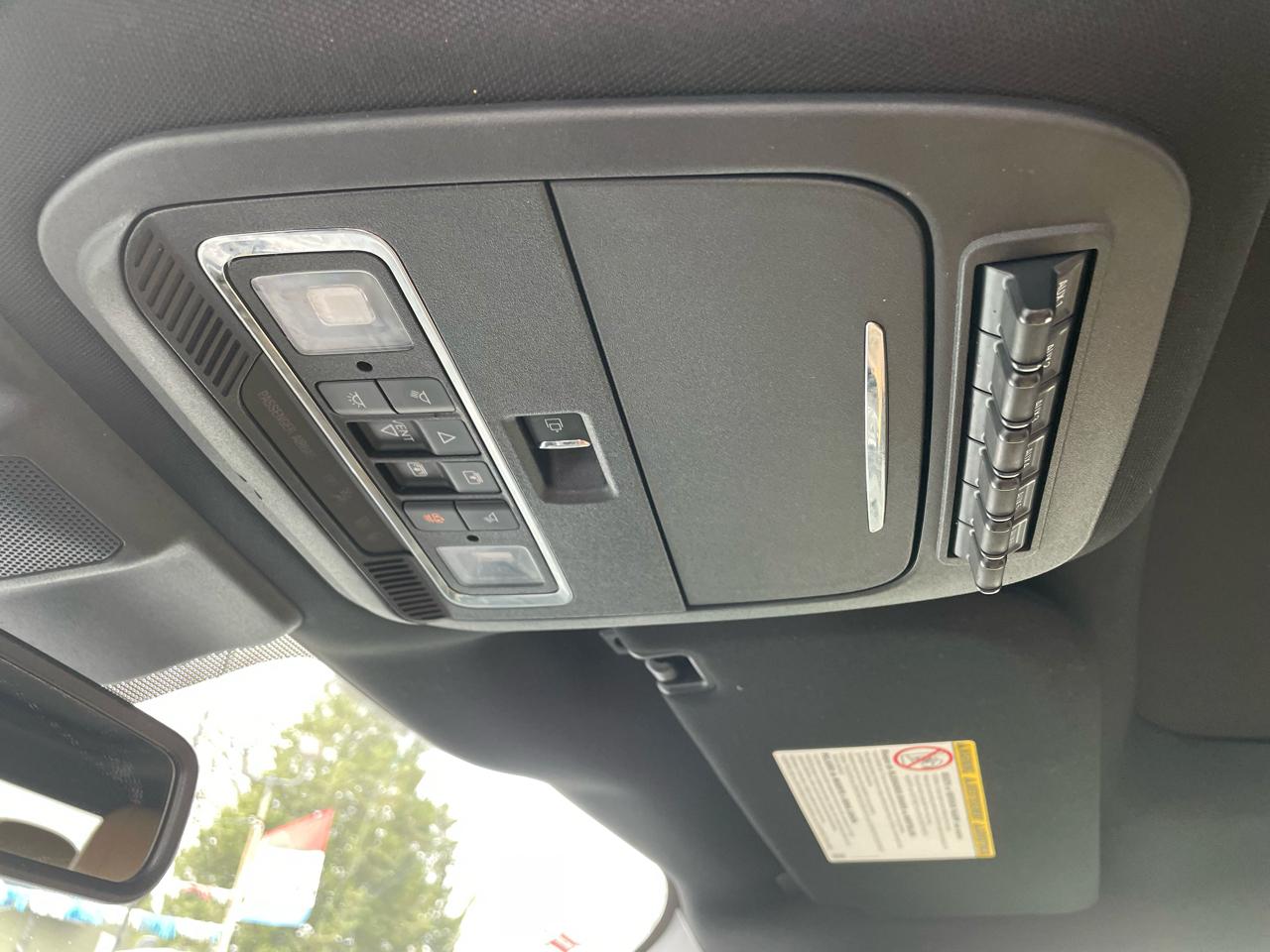 Ford F-350 SD Lariat Crew Cab Short Bed 4WD 2023