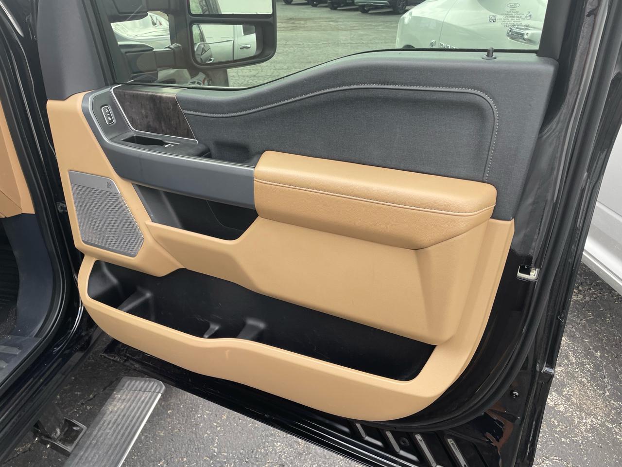 Ford F-350 SD Lariat Crew Cab Short Bed 4WD 2023