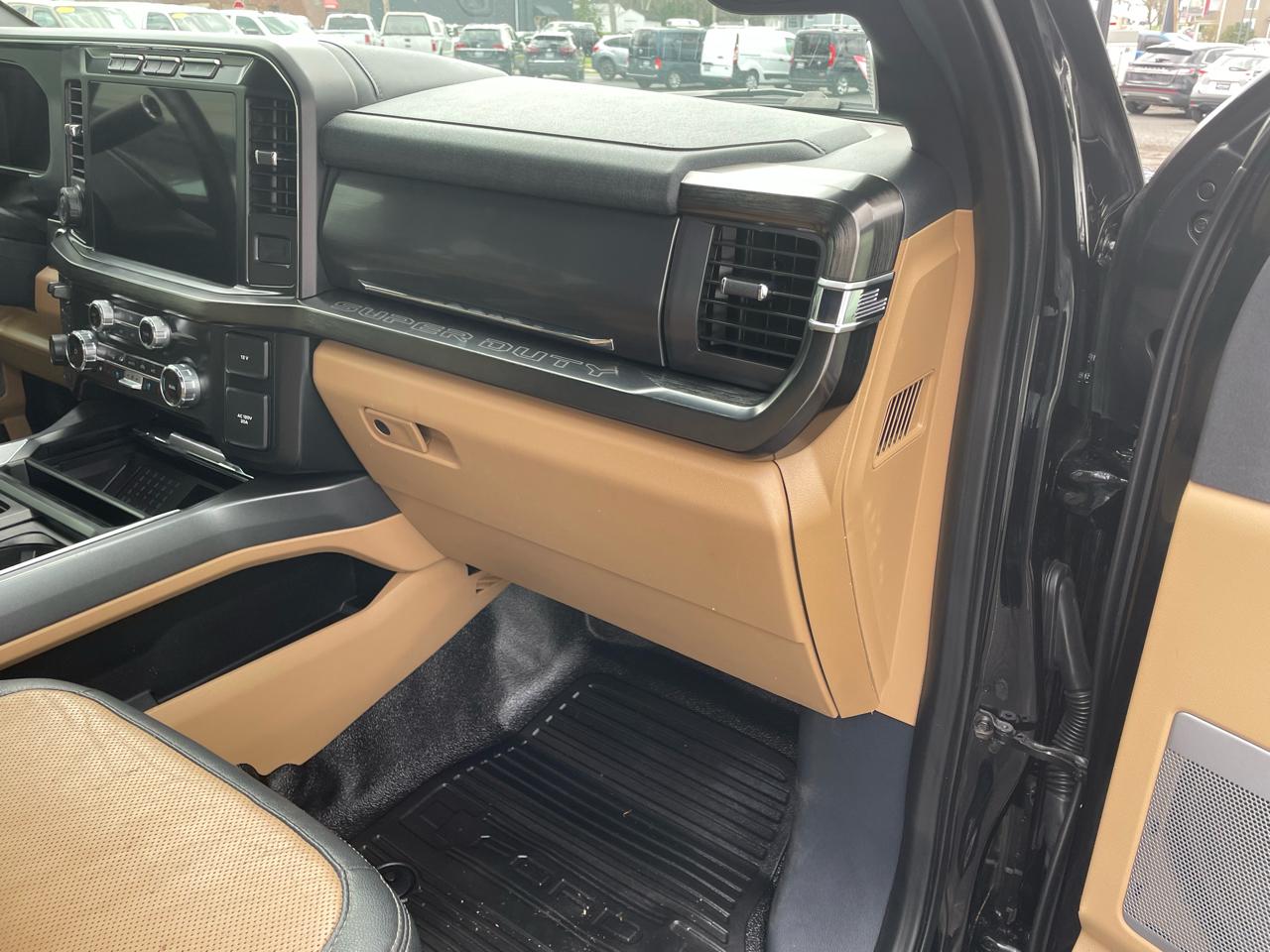 Ford F-350 SD Lariat Crew Cab Short Bed 4WD 2023