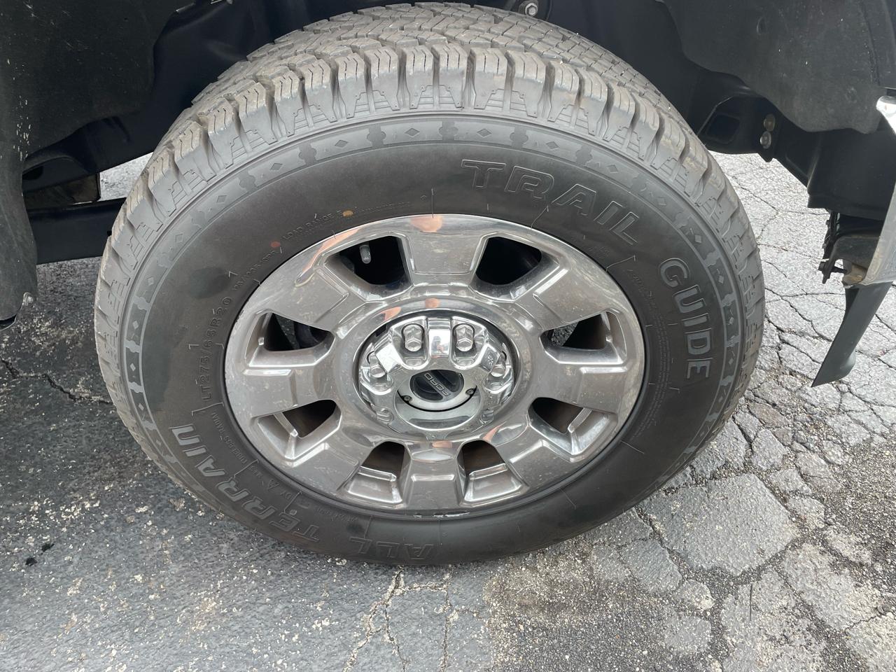 Ford F-350 SD Lariat Crew Cab Short Bed 4WD 2023