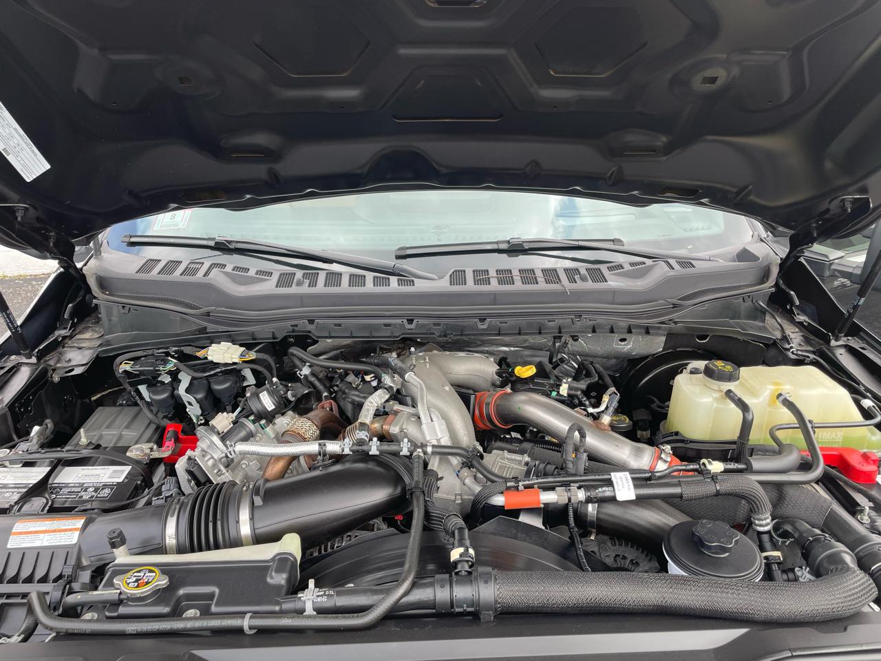 Ford F-350 SD Lariat Crew Cab Short Bed 4WD 2023