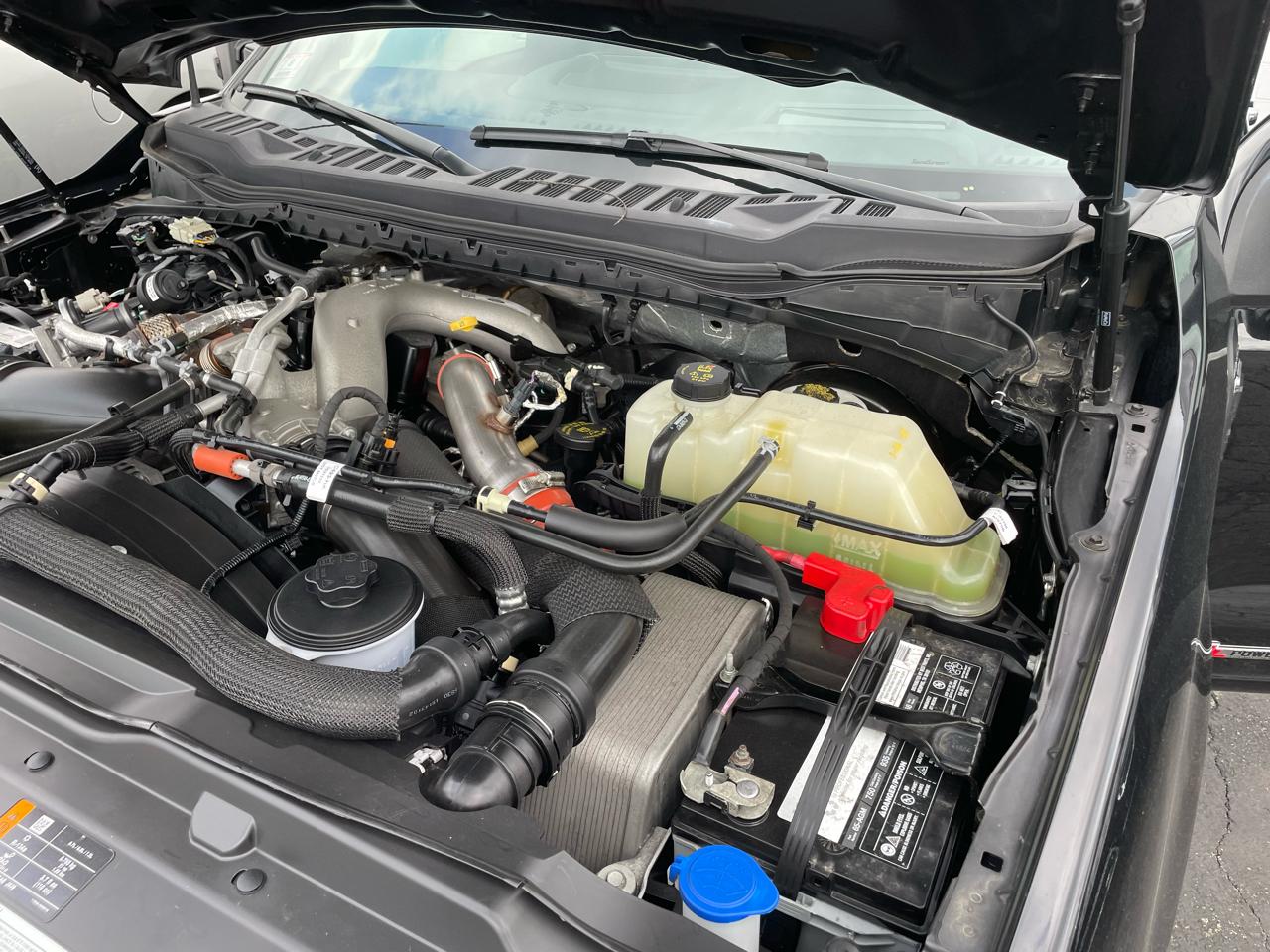 Ford F-350 SD Lariat Crew Cab Short Bed 4WD 2023