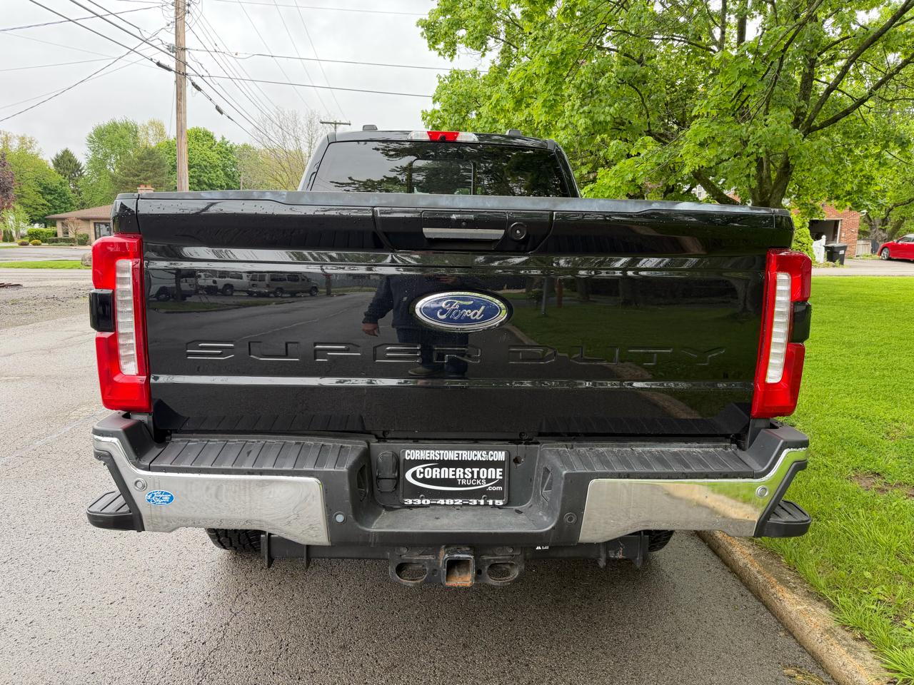 Ford F-350 SD Lariat Crew Cab Short Bed 4WD 2023