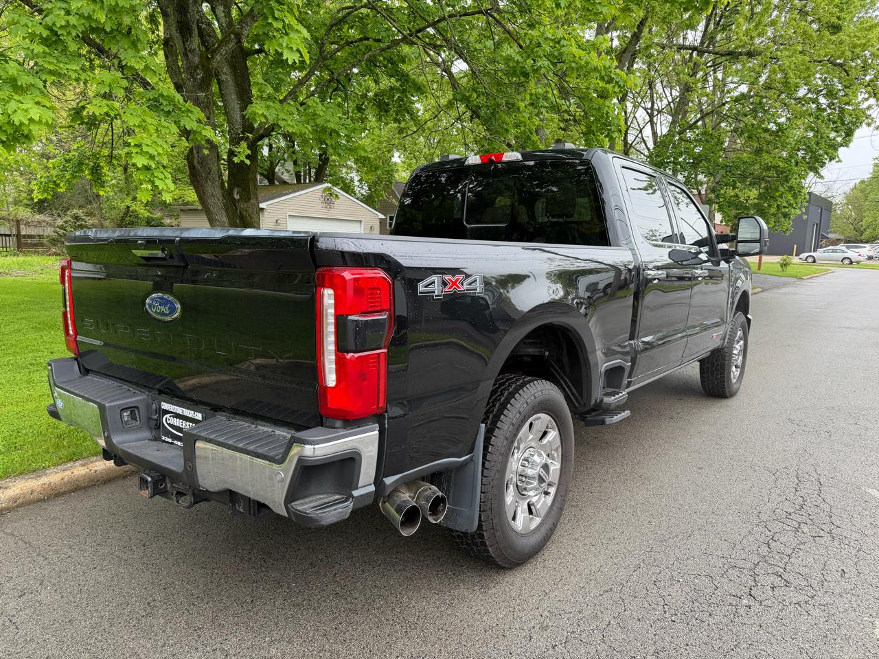 Ford F-350 SD Lariat Crew Cab Short Bed 4WD 2023