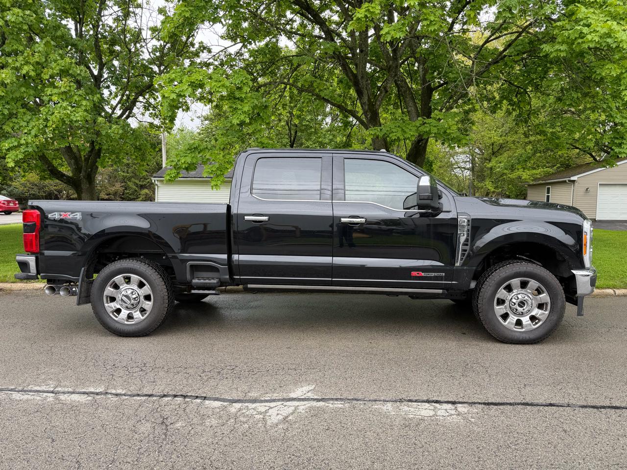 Ford F-350 SD Lariat Crew Cab Short Bed 4WD 2023