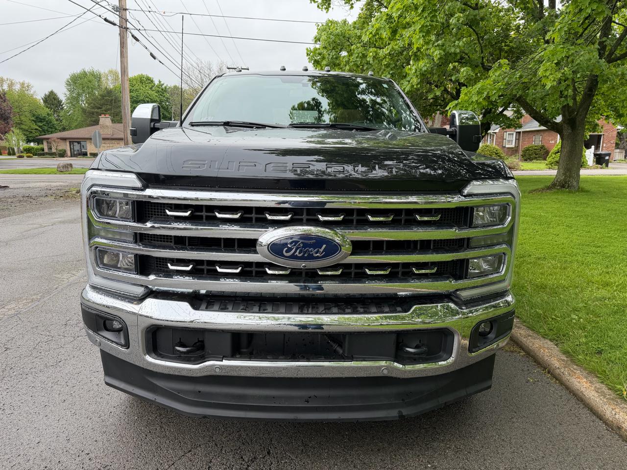 Ford F-350 SD Lariat Crew Cab Short Bed 4WD 2023