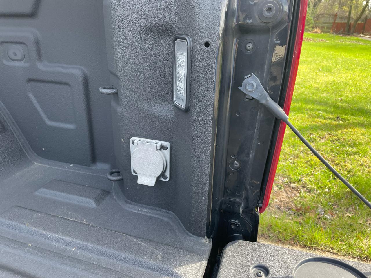 Chevrolet Silverado 1500 4WD Crew Cab 147" Custom 2021