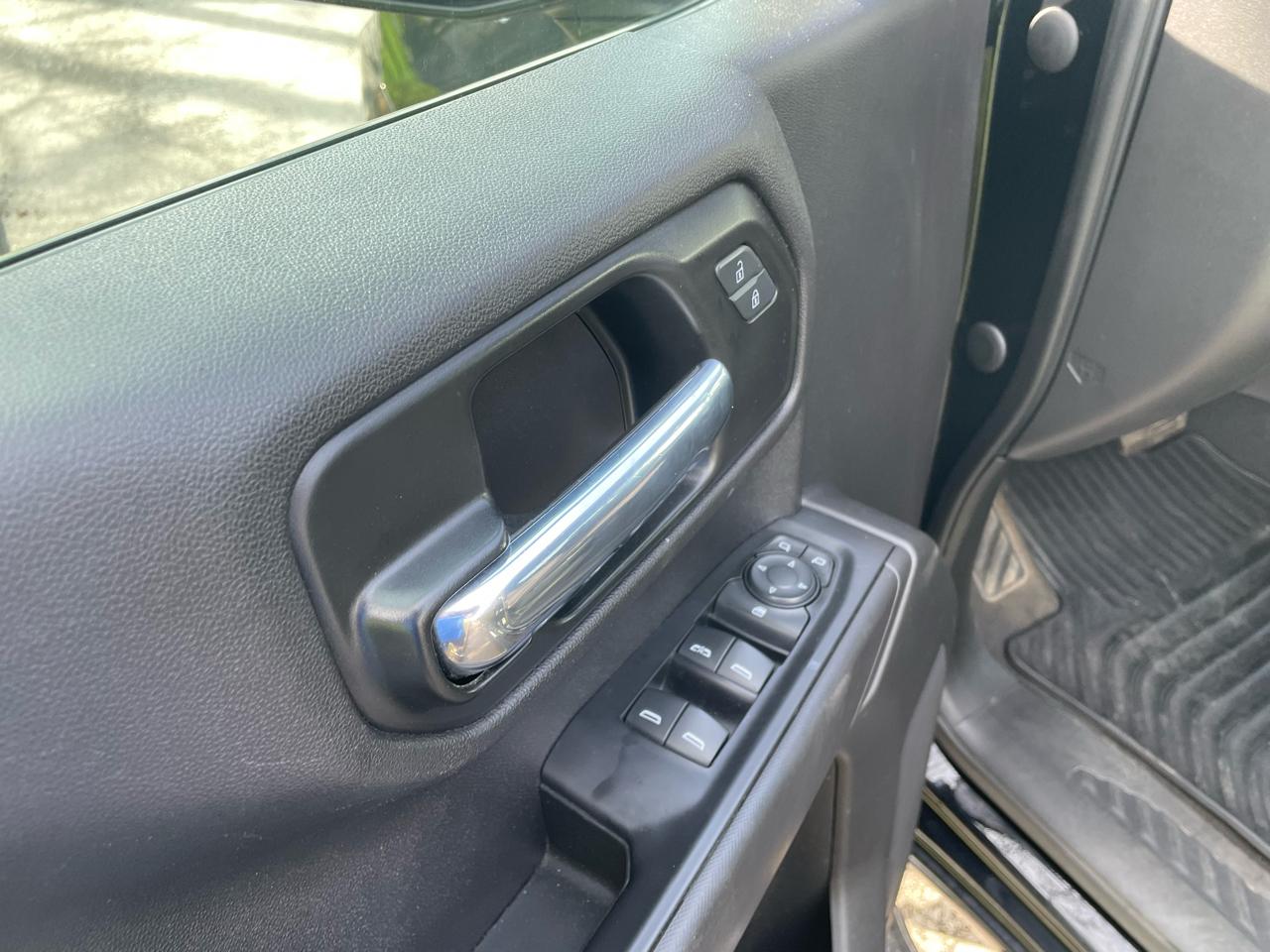 Chevrolet Silverado 1500 4WD Crew Cab 147" Custom 2021