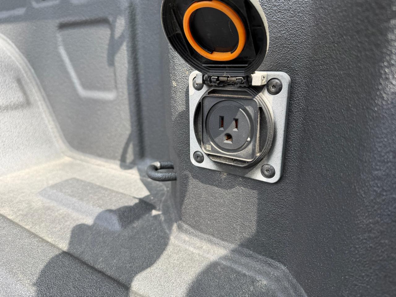 Chevrolet Silverado 1500 4WD Crew Cab 147" Custom 2021