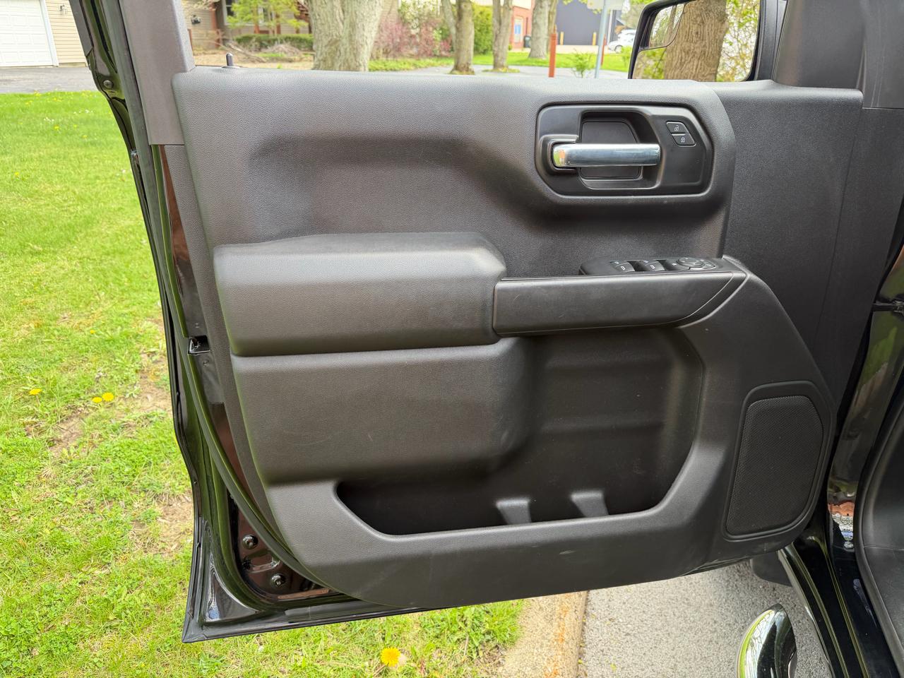 Chevrolet Silverado 1500 4WD Crew Cab 147" Custom 2021