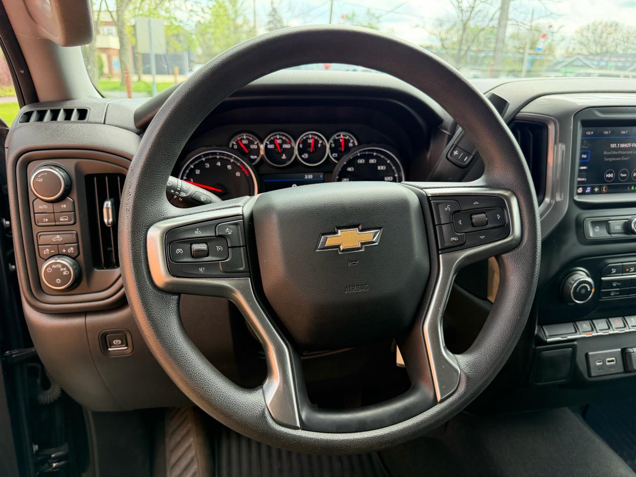 Chevrolet Silverado 1500 4WD Crew Cab 147" Custom 2021