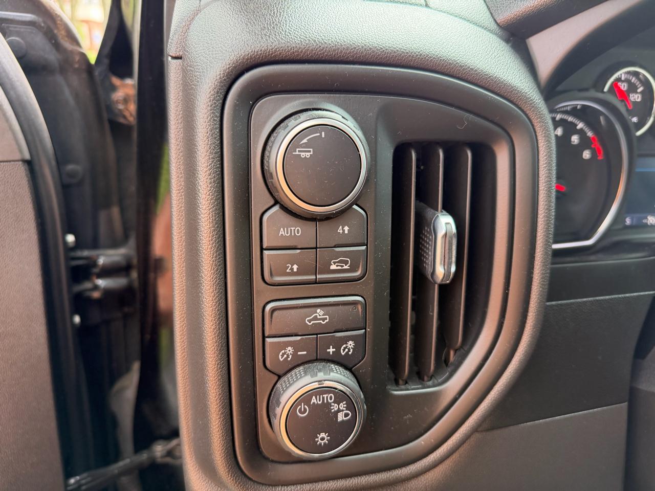 Chevrolet Silverado 1500 4WD Crew Cab 147" Custom 2021