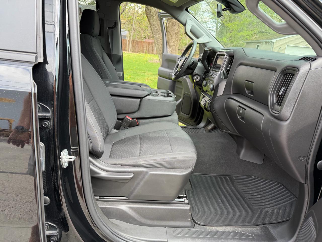 Chevrolet Silverado 1500 4WD Crew Cab 147" Custom 2021