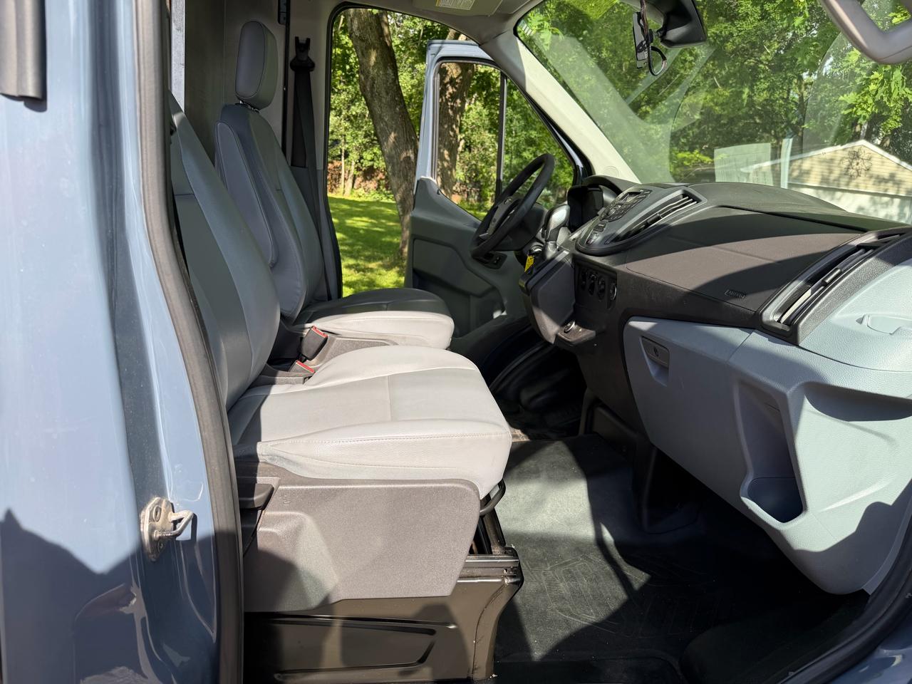 Ford Transit 250 Van High Roof w/Sliding Pass. 148-in. WB 2019