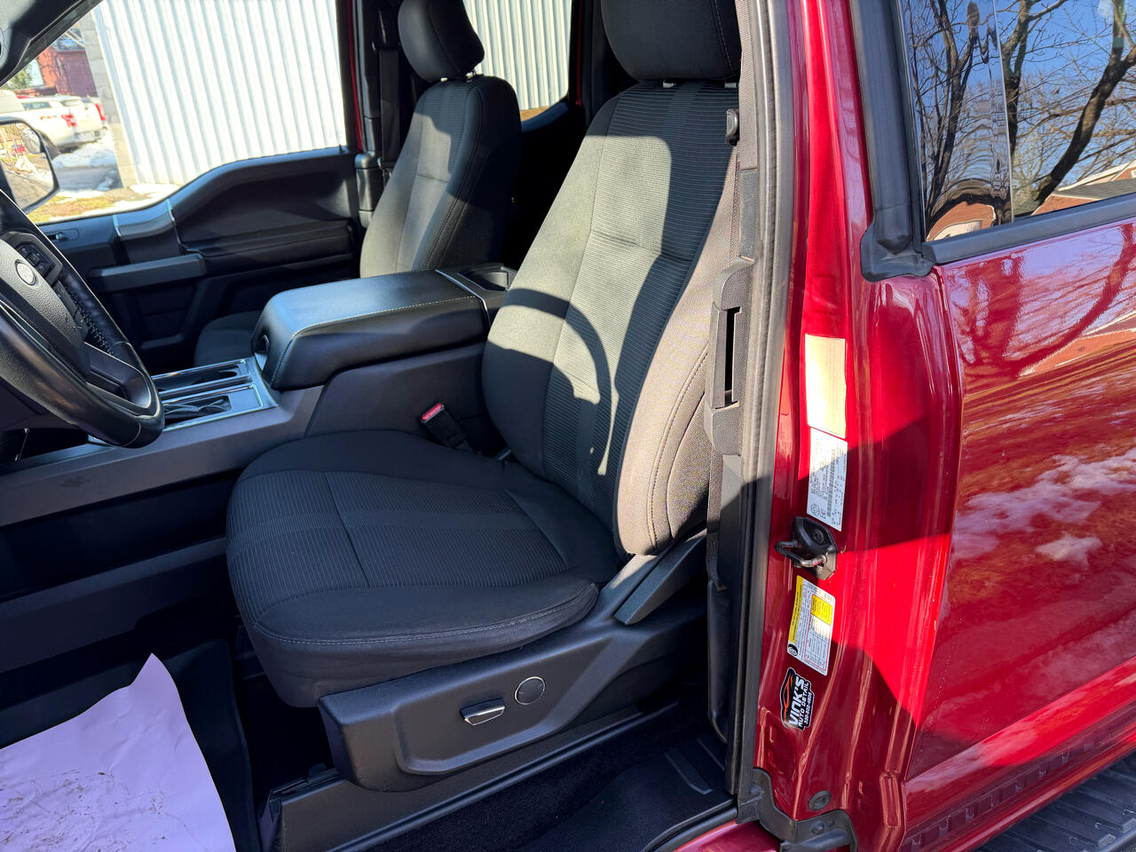 Ford F-150 4WD SuperCab 145" XLT 2017