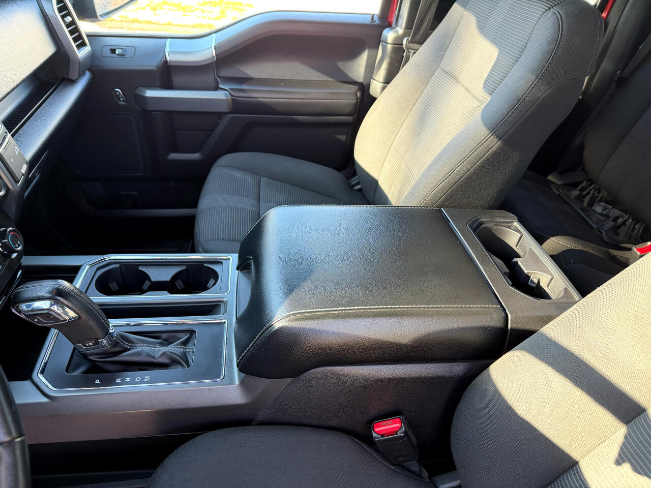 Ford F-150 4WD SuperCab 145" XLT 2017