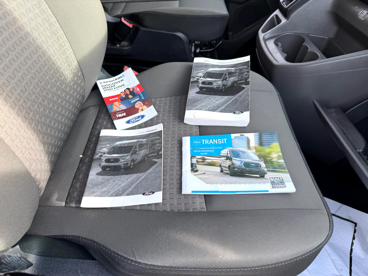 Ford Transit 350 Van Med. Roof w/Sliding Pass. 148-in. WB 2023