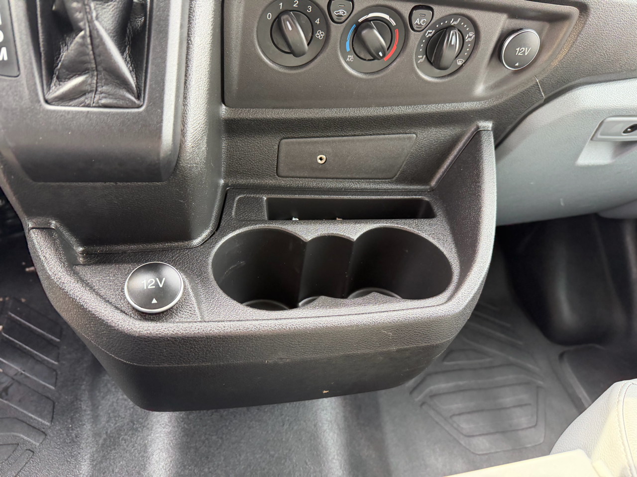 Ford Transit 250 Van Low Roof w/Sliding Pass. 130-in. WB 2019