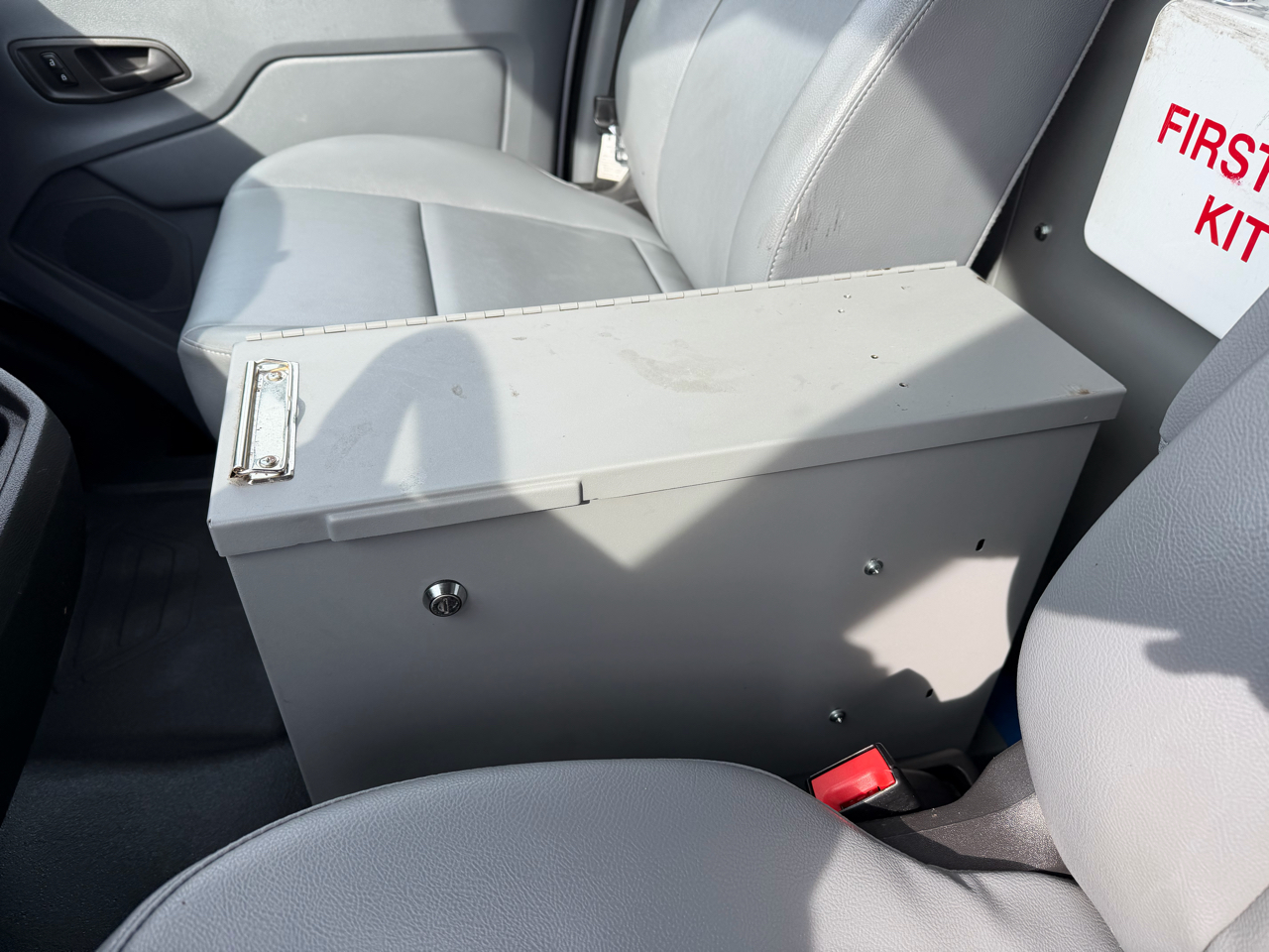 Ford Transit 250 Van Low Roof w/Sliding Pass. 130-in. WB 2019