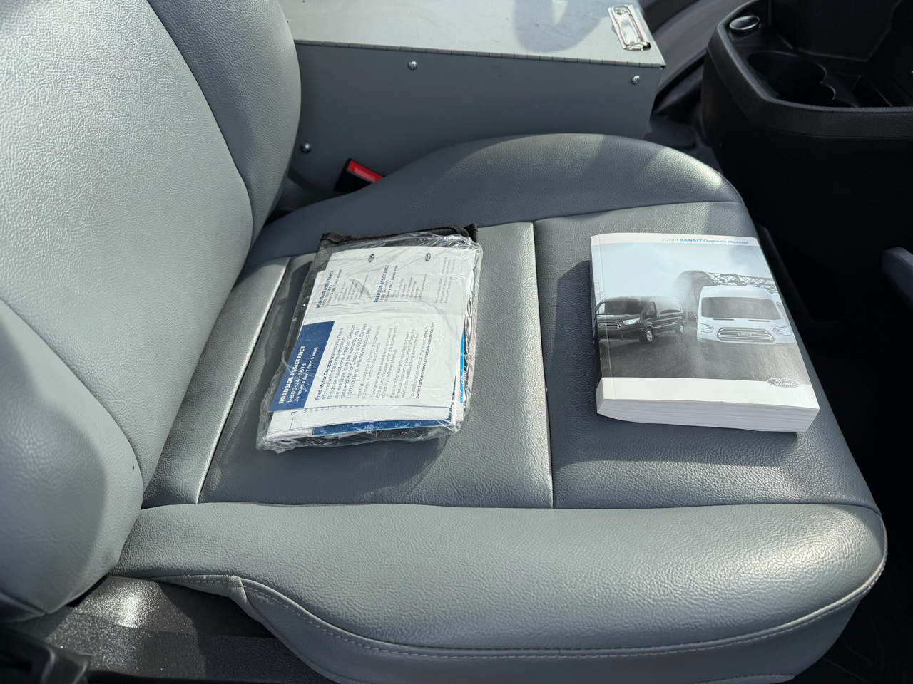 Ford Transit 250 Van Low Roof w/Sliding Pass. 130-in. WB 2019