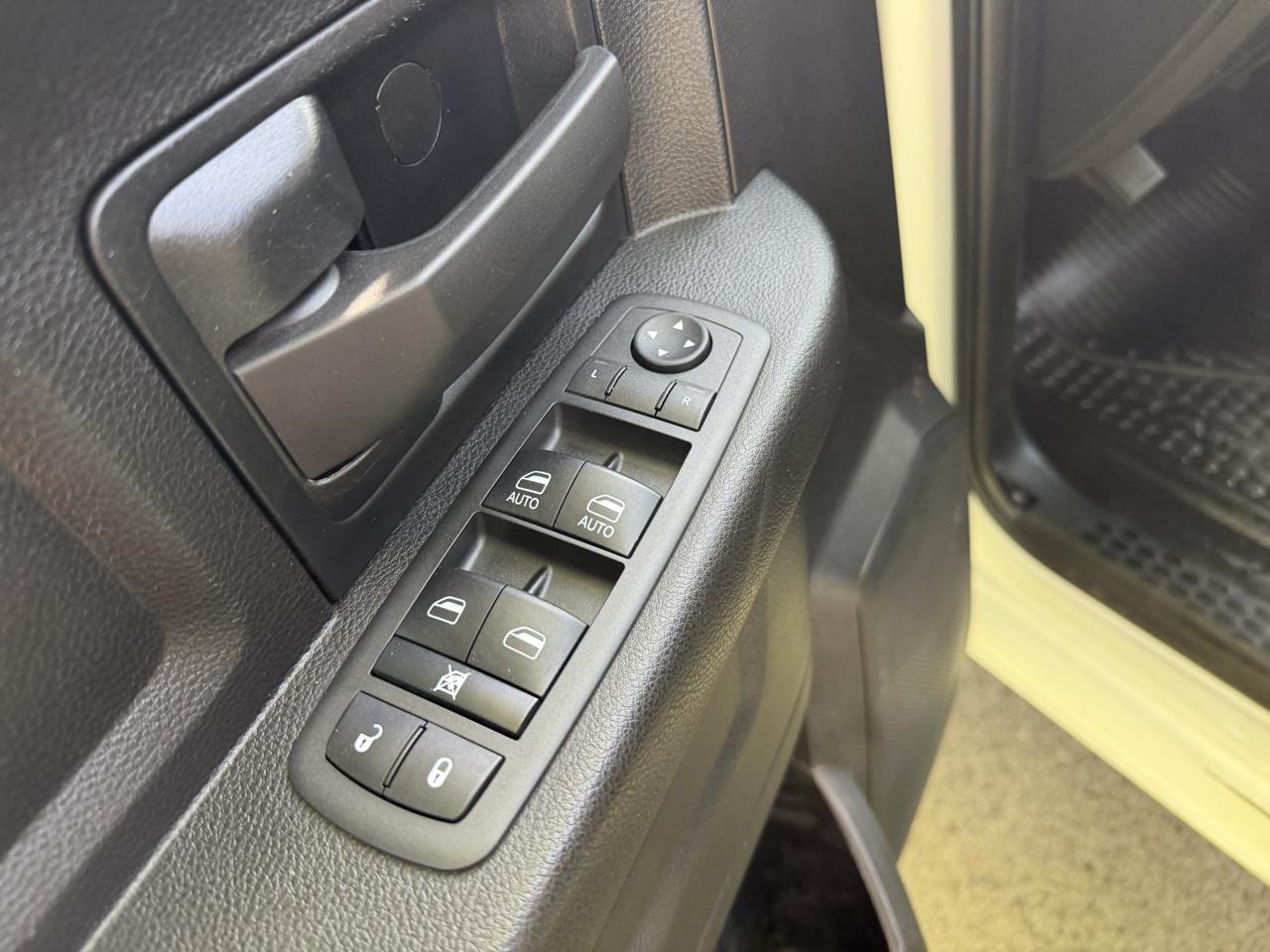 RAM 3500 Tradesman 4x4 Crew Cab 8' Box 2022