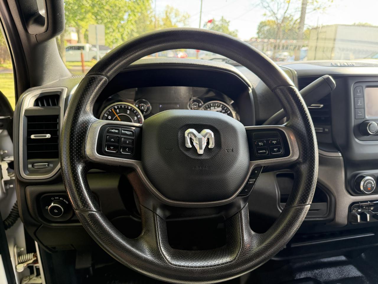 RAM 3500 Tradesman 4x4 Crew Cab 8' Box 2022