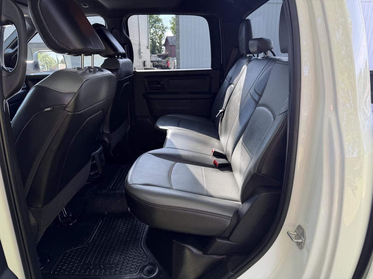 RAM 3500 Tradesman 4x4 Crew Cab 8' Box 2022